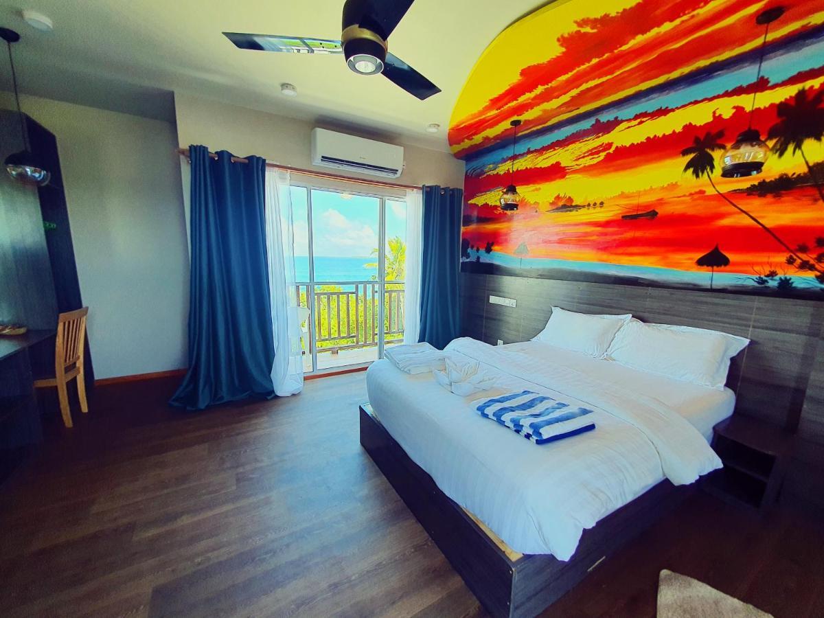 Ukulhas Villa Beach Hotel Exterior foto